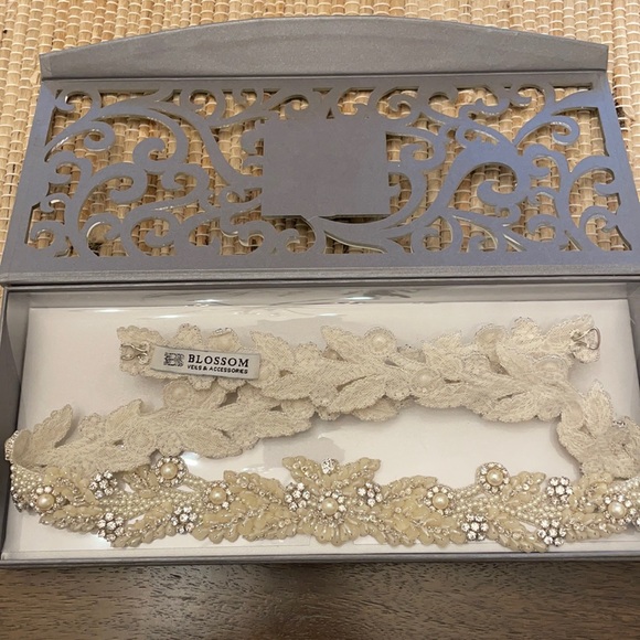Blossom Bridal Belt - Picture 1 of 9